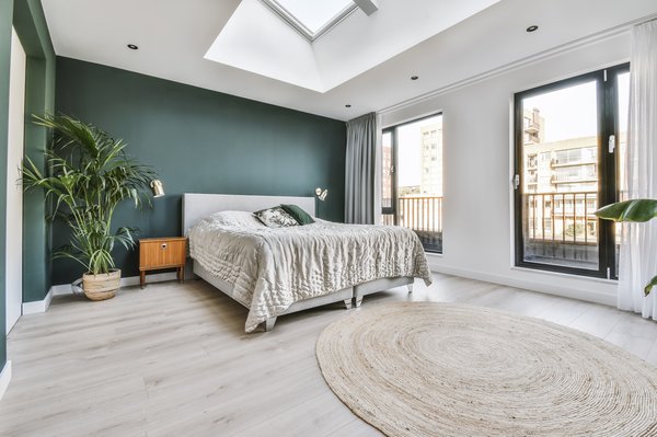 Quelle couleur choisir pour sublimer le vert foncé ?